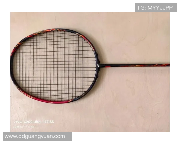 羽毛球装备选购指南：必备护具推荐与使用技巧分享